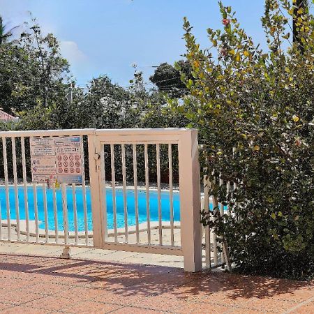 La Maison Aux Orchidees Petit-Bourg Εξωτερικό φωτογραφία